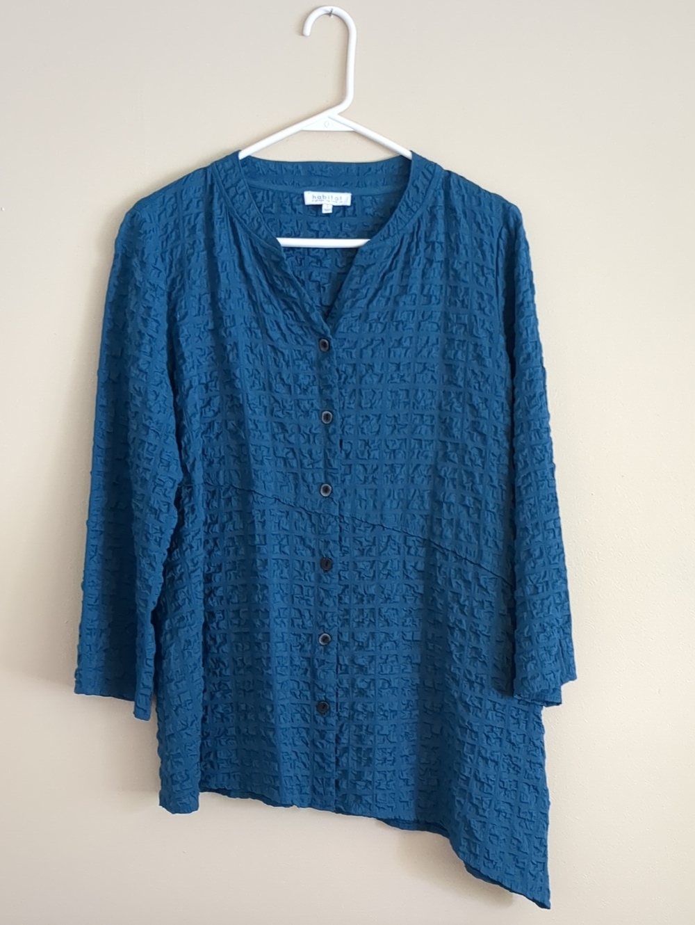 Small Habitat Asymmetrical Top